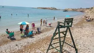 La playa de l'Almadrava de El Campello, abierta