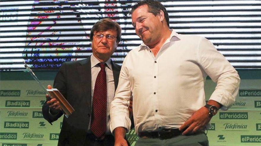 Diego Hernández, de Grúas Eugenio, recogió el galardón a la Trayectoria Empresarial de los Premios Empresario.