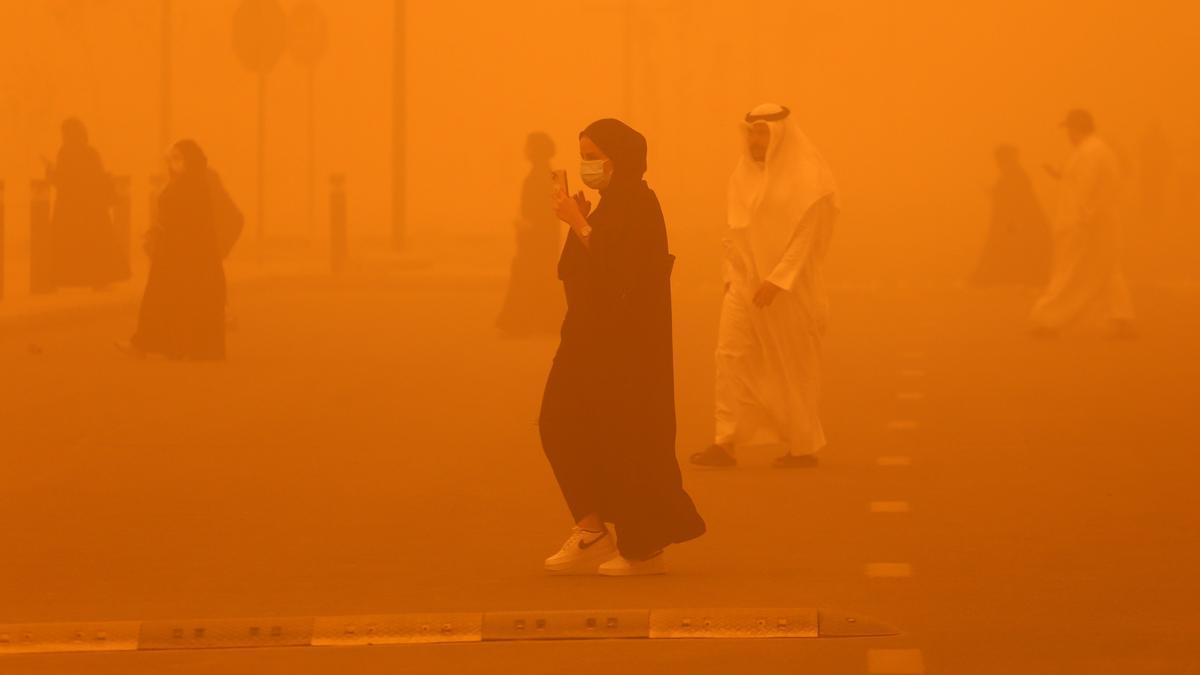 Gran tormenta de polvo en Kuwait