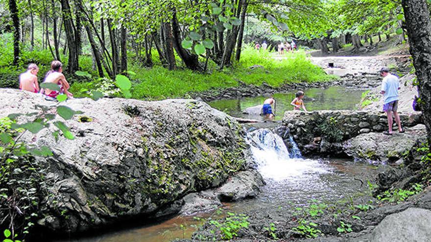 Natura i patrimoni a la falda de les Salines