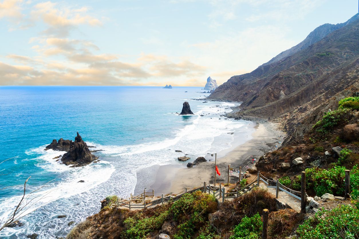 La mejor playa a la que viajar en julio está en el norte de Tenerife y es un espectáculo natural único.