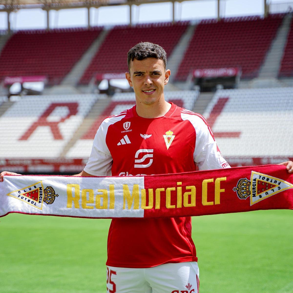 Kike Cadete presentado como nuevo jugador del Real Murcia