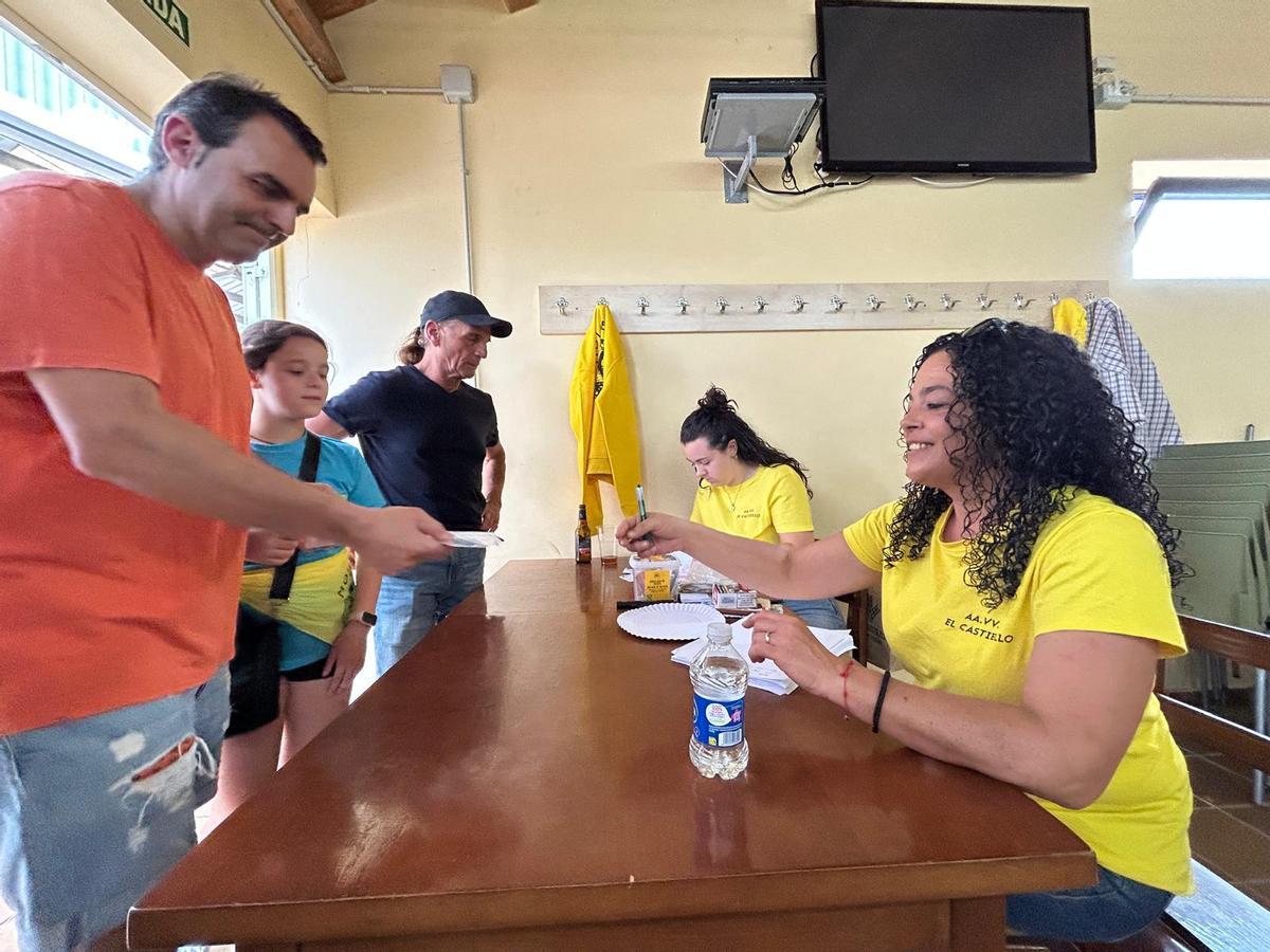 EN IMÁGENES: Molleda se da un chapuzón por el día grande de sus fiestas patronales
