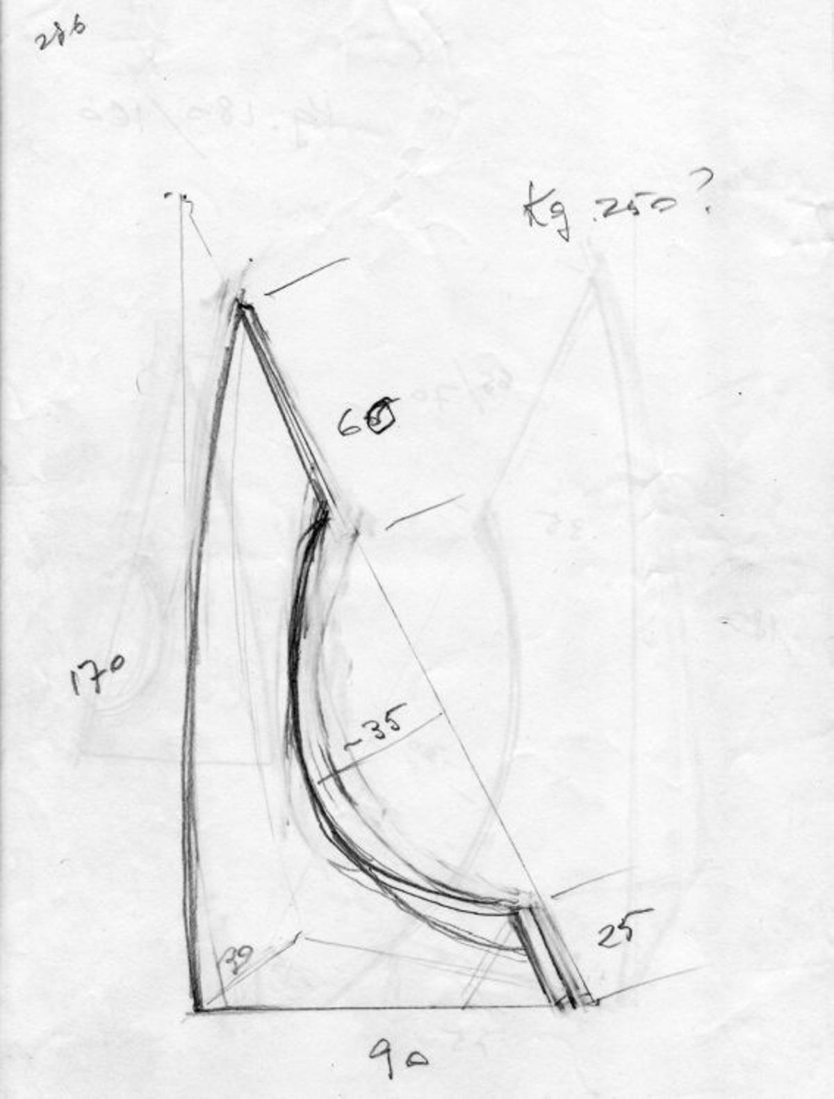Dibujo de una escultura con medidas y posible peso. / FAMILIA MONTI