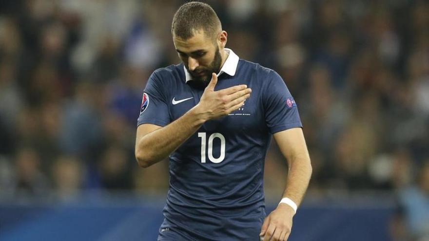 Benzema: &quot;Deschamps ha cedido a la presión de una parte racista de Francia&quot;