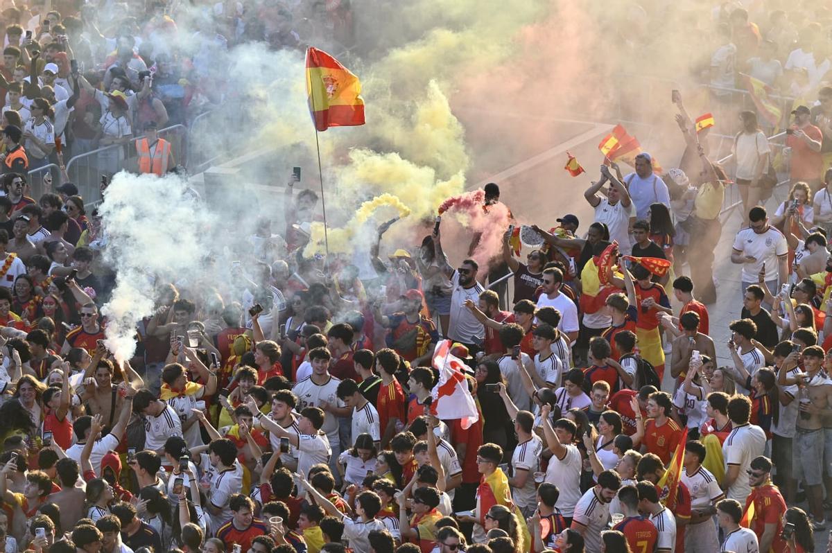 En imágenes | Zaragoza se vuelca con La Roja en la final del Mundial