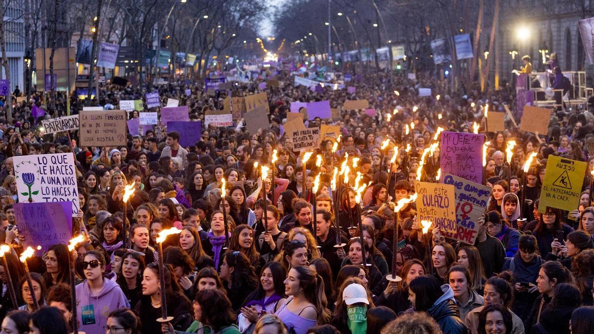 Las calles, contra el machismo. Manifestación del 8M en Barcelona