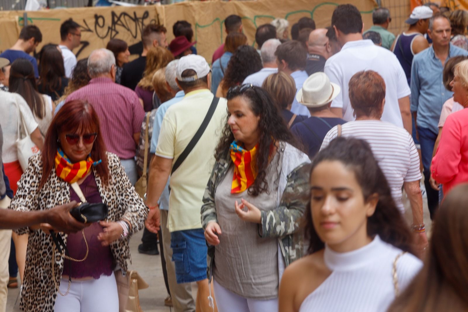 Ambiente en las calles de València el 9 d'Octubre