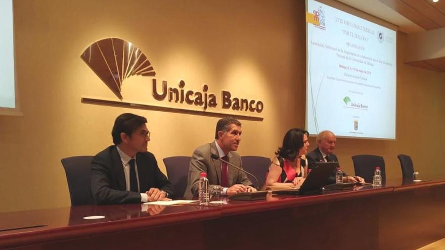 Lorenzo del Río, presidente del TSJA, en las jornadas jurídicas patrocinadas por Unicaja Banco