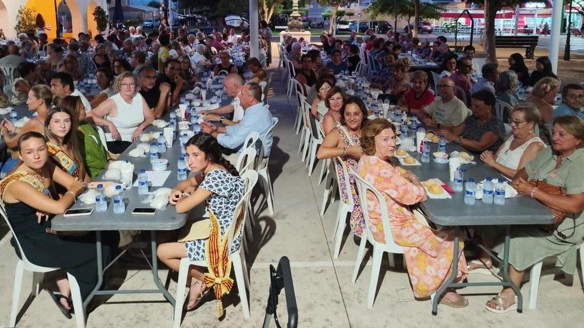 La Cena del Hambre es una cita con un profundo arraigo en Moncofa.