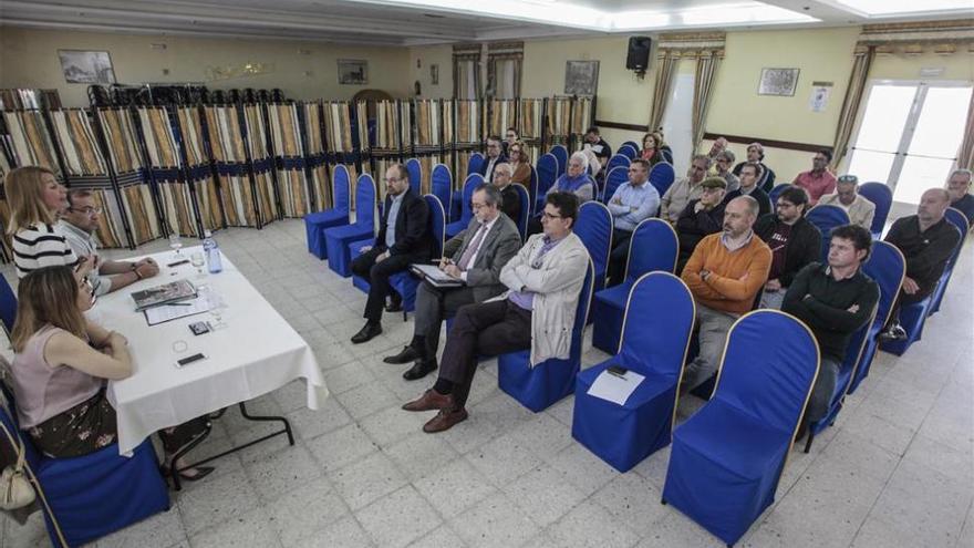 La alcaldesa de Cáceres confía en que Adif conecte Capellanías con la línea ferroviaria