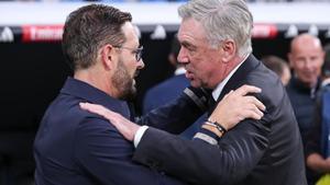 José Bordalás y Carlo Ancelotti, técnicos del Getafe y del Real Madrid, se saludan