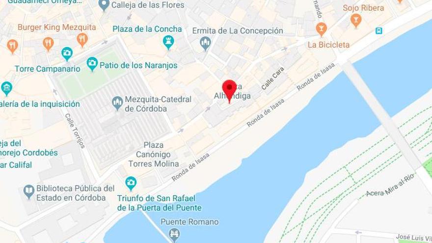 Los bomberos hallan muerto a un hombre de unos 40 años en un piso del casco histórico