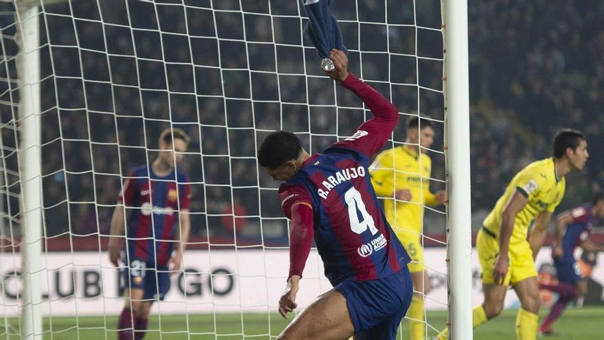 El Barça empieza a escuchar ofertas sobre Ronald Araujo