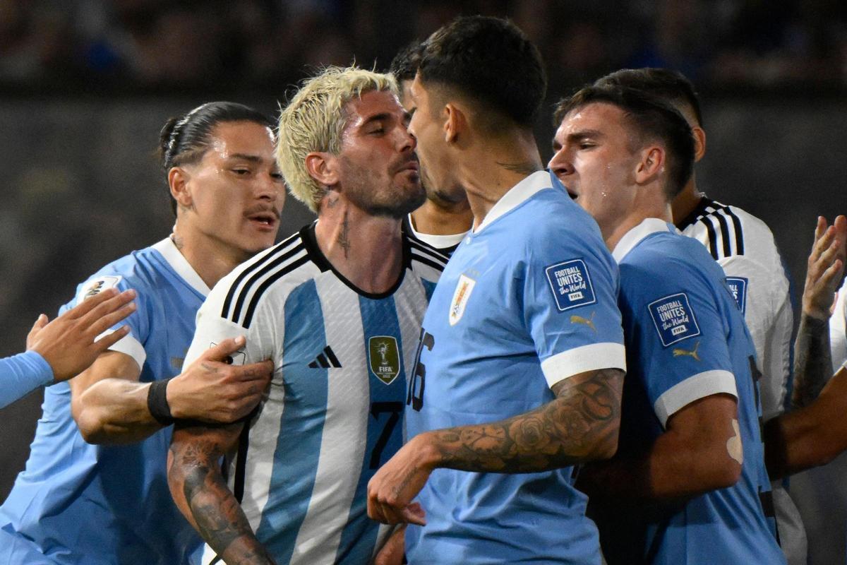 ¡Saltaron chispas! La gran tangana que 'calentó' la Bombonera ¡Saltaron chispas! La gran tangana que 'calentó' la Bombonera