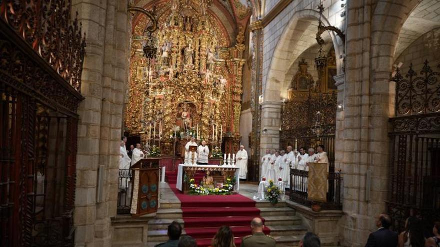 Fotogalería | Badajoz conmemora a San Juan Bautista en una un solemne acto en la catedral
