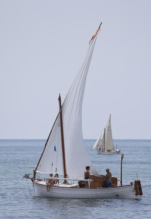 La vela latina navega por el Molinar
