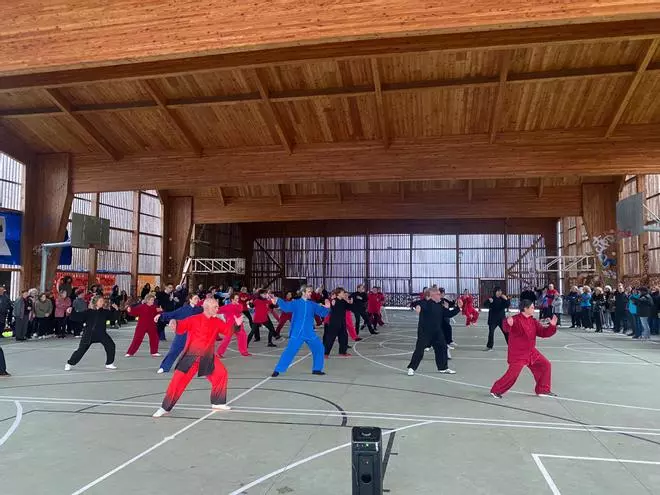 Exhibición en Gijón por el Día Mundial del Taichi