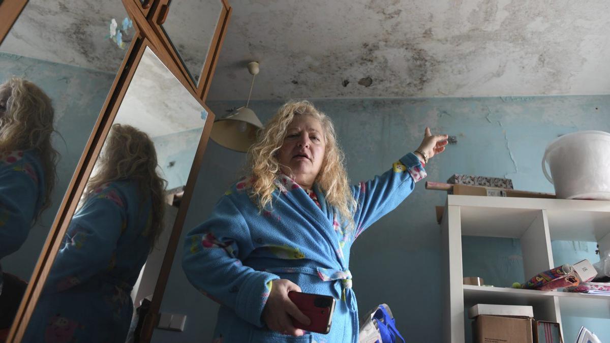 Goteras en un edificio de Novo Mesoiro