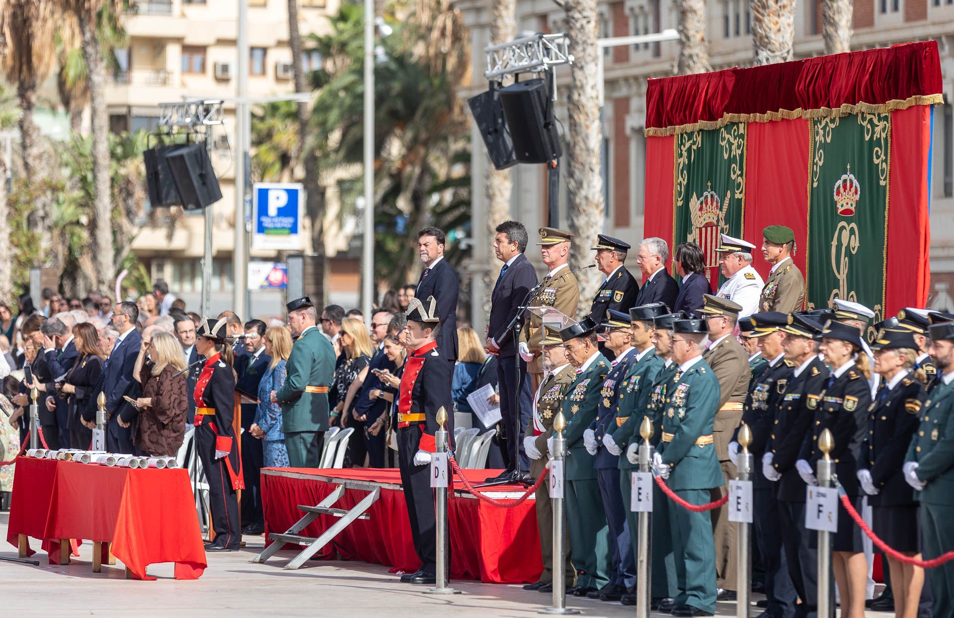 La Guardia Civil de Alicante celebra el día de la Virgen del Pilar en el Puerto