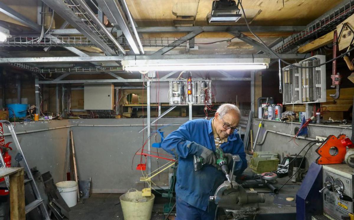 La sala de costura
no cesa de elaborar
modelos. | // I. ABELLA