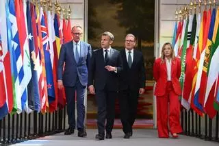 Macron y Starmer anuncian una "misión neutral" para garantizar la seguridad en el estrecho de Ormuz
