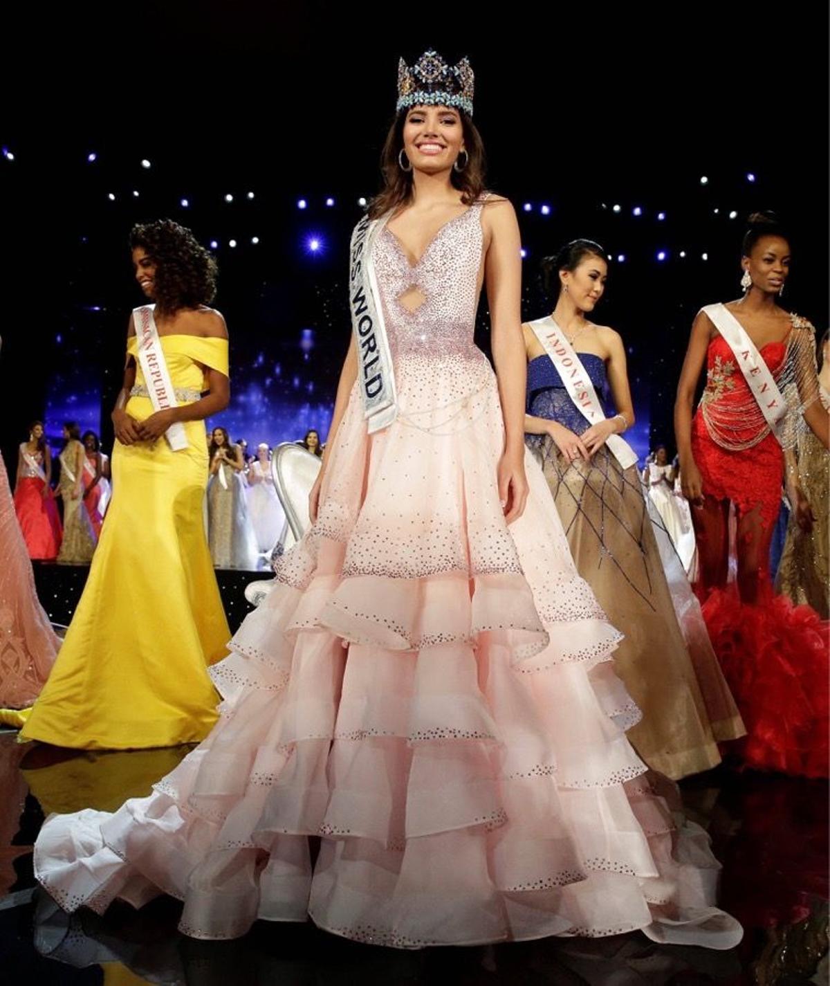 Stephanie del Valle nueva 'Miss Mundo'