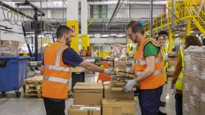 Imagen de un centro logístico de Amazon en Zaragoza
