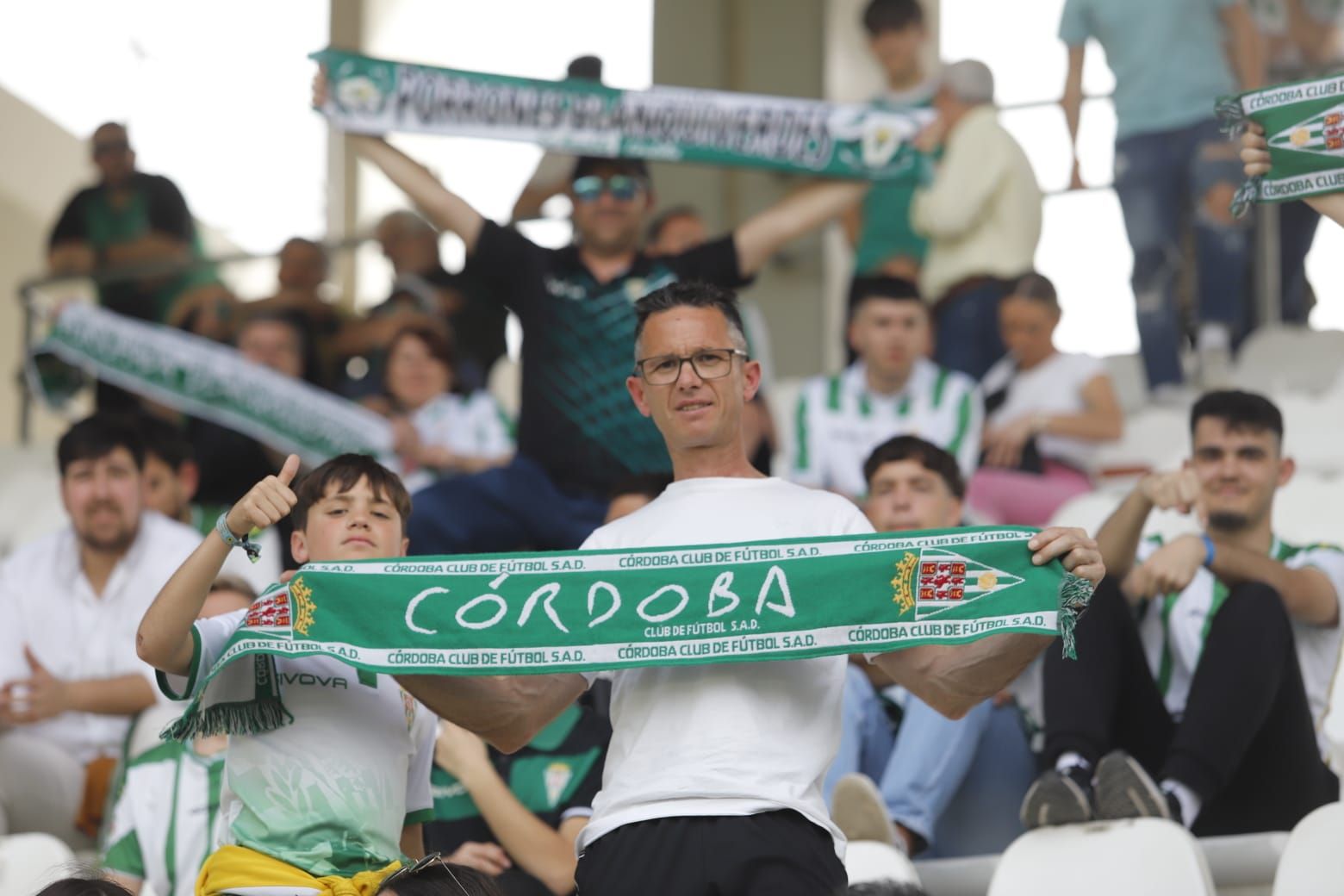 Córdoba CF-San Fernando: las imágenes de la afición en El Arcángel