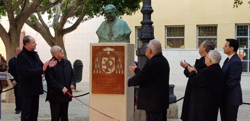 Homenajean en Orihuela al obispo Victorio Oliver c