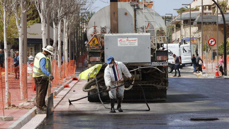 Galería de imágenes del inicio del asfaltado definitivo de la avenida Isidor Macabich