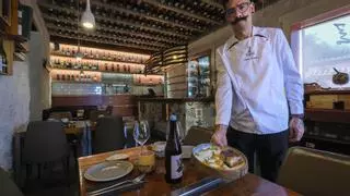 La enoteca El Zarcillo cumple 25 años como referente en vino y cocina canaria de autor