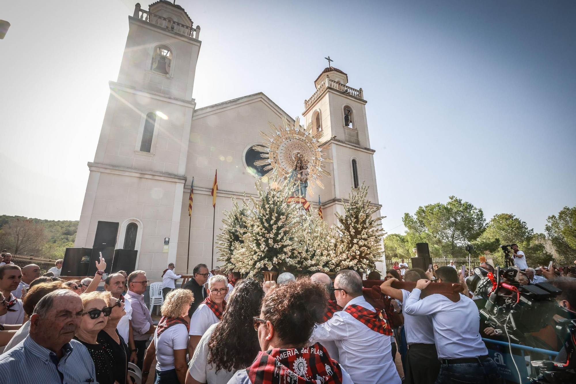 Así ha sido la romería en honor a la Virgen del Pilar en Benejúzar, en imágenes