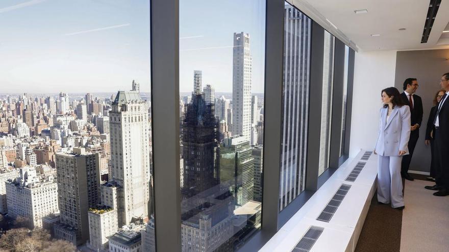 Ayuso llevará hasta el final el pulso por el registro de médicos objetores al aborto