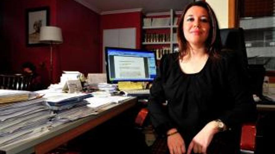 Gabriela Suárez Dios explicó ayer los pormenores de la sentencia contra Bankia.  // Iñaki Abella