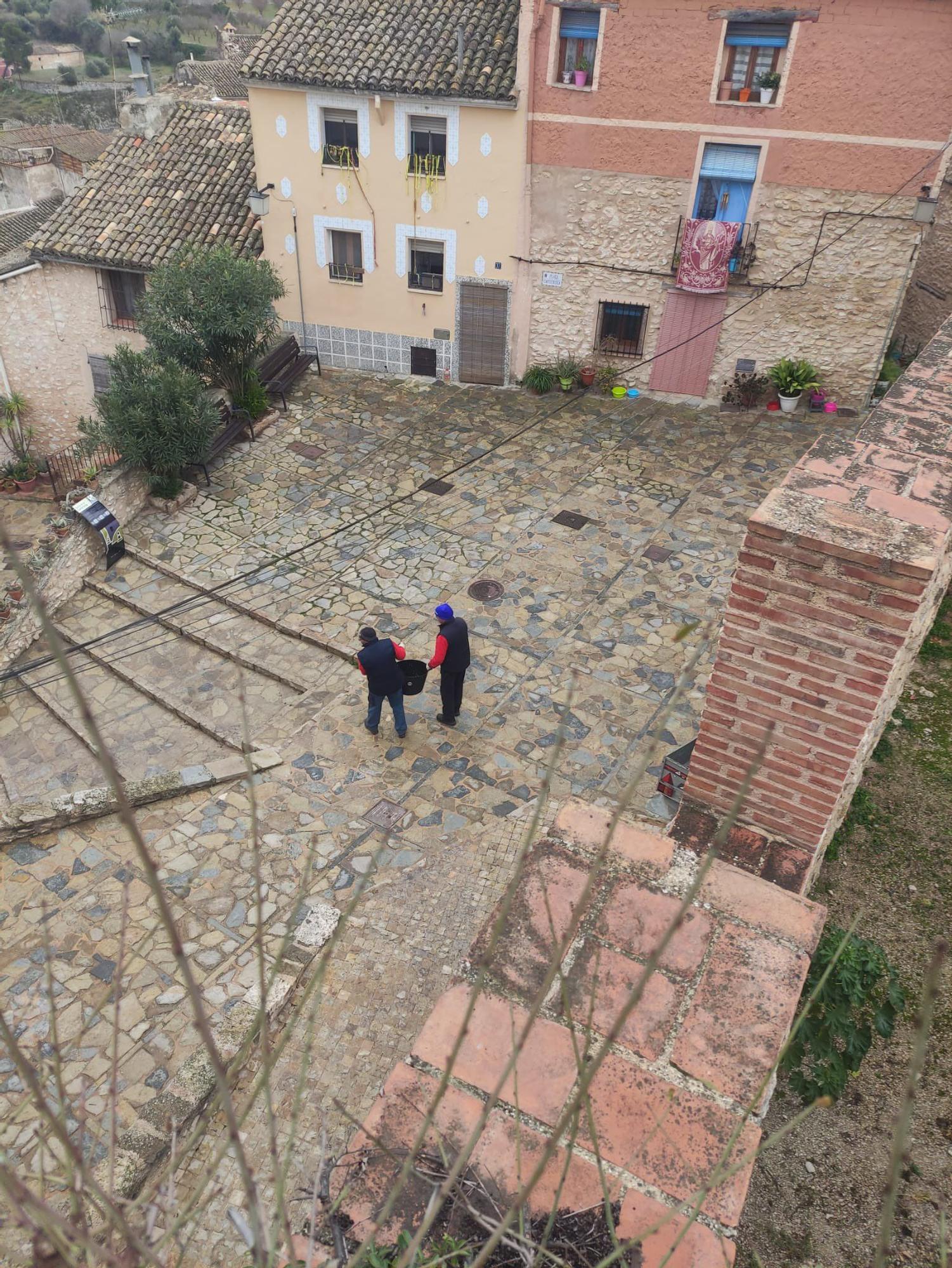 Las temperaturas mínimas se mantienen y la nieve llega a las comarcas de interior