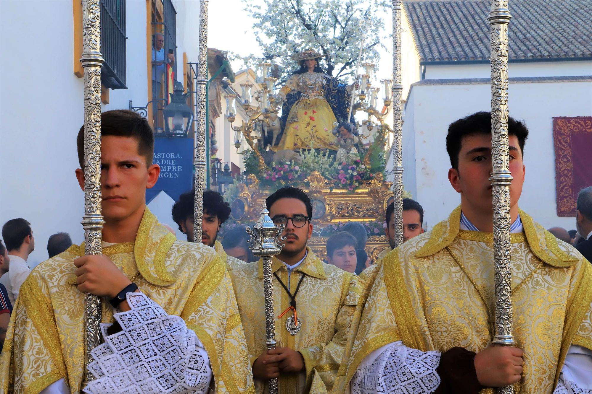 Triunfal procesión de la Pastora de Capuchinos