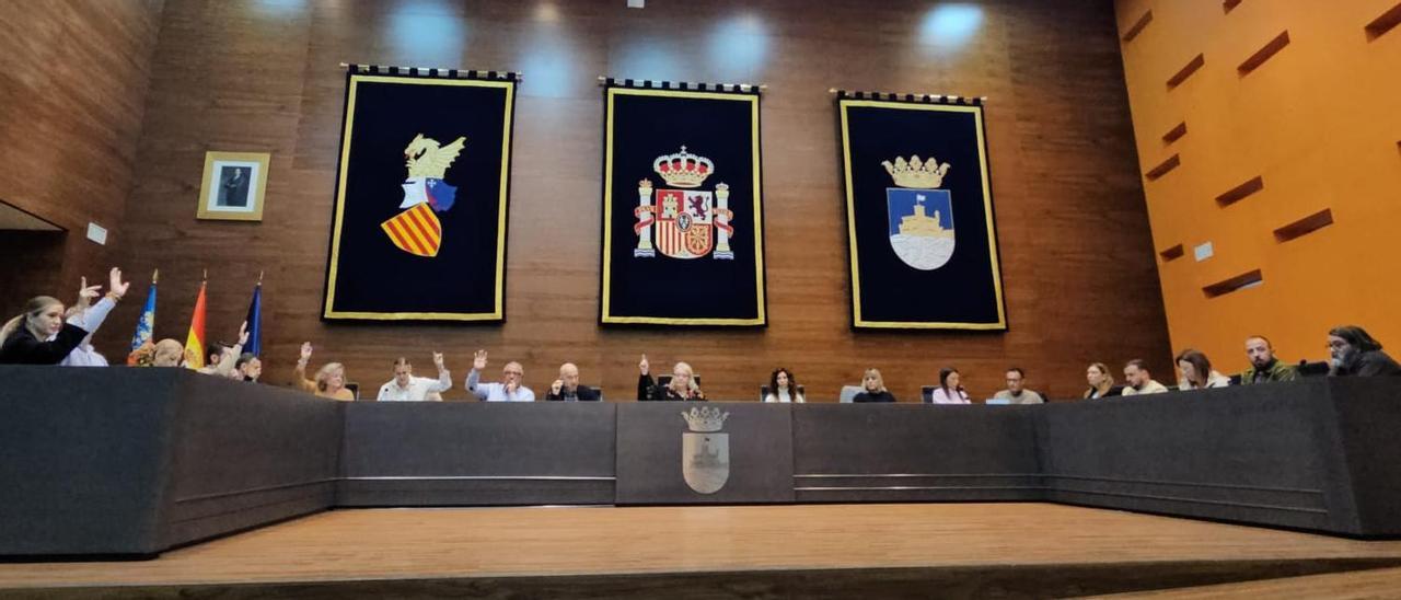 El pleno de ayer aprobó las cuentas anuales para el 2024 de Orpesa con los votos a favor del tripartito (PP, Ciudadanos y Vox), y en contra de la oposición (PSOE y Compromís).