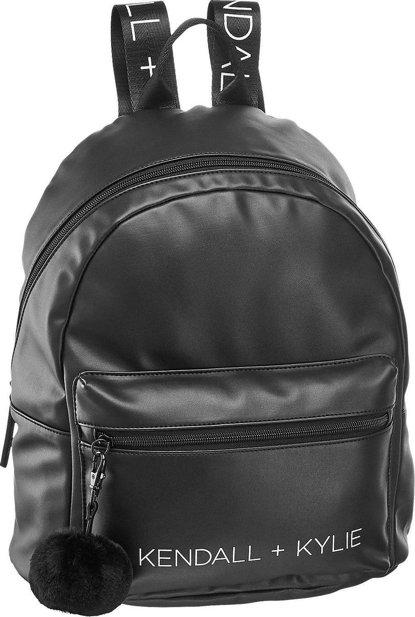 Mochila negra de Kendall+Kylie para Deichmann (Precio: 29,90 euros)