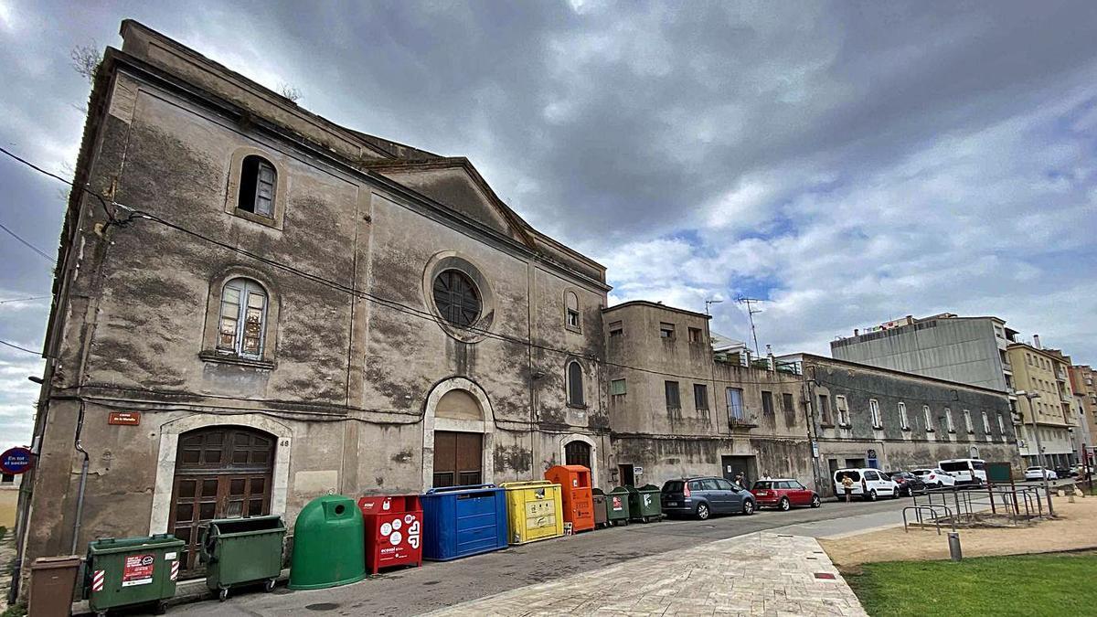 En primer terme, l’espai de l’església i el convent de la Providència de Banyoles. | PERE DURAN/NORD MEDIA