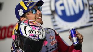 Bastianini homenatja el desaparegut Gresini amb el primer triomf