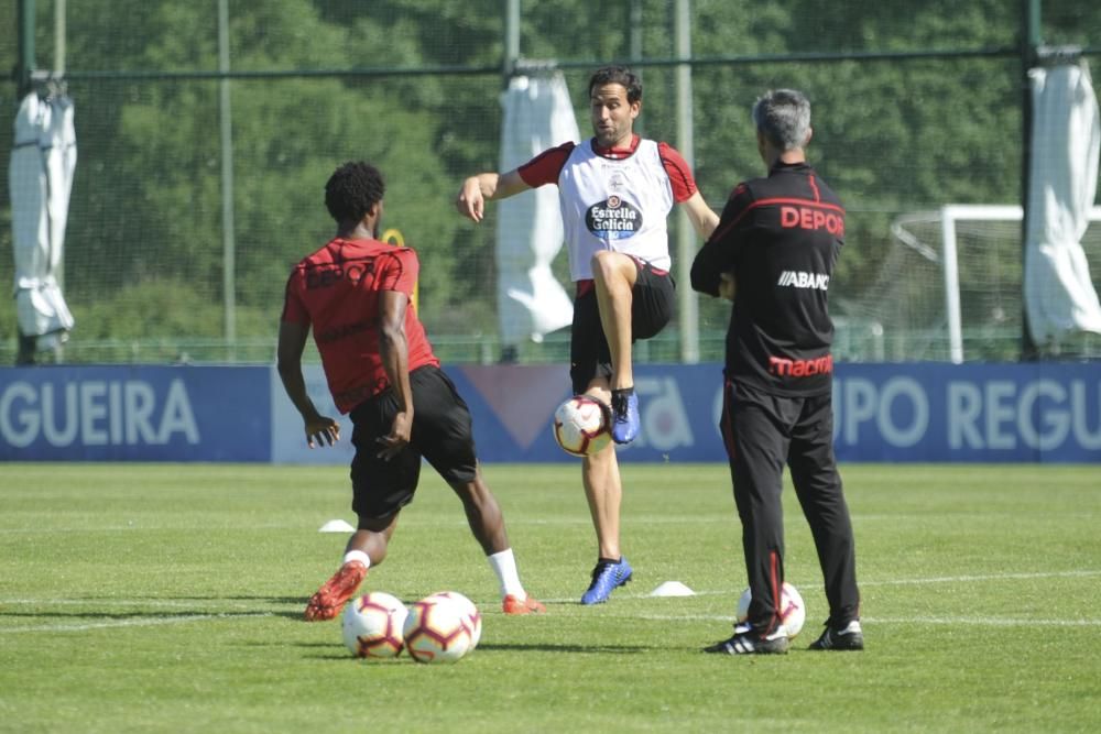 Los titulares ante el Cádiz tuvieron una sesión de recuperación. Los futbolistas que no actuaron de inicio protagonizaron una intensa mañana de trabajo. Se quedaron al margen Krohn-Deli y Borja Valle.