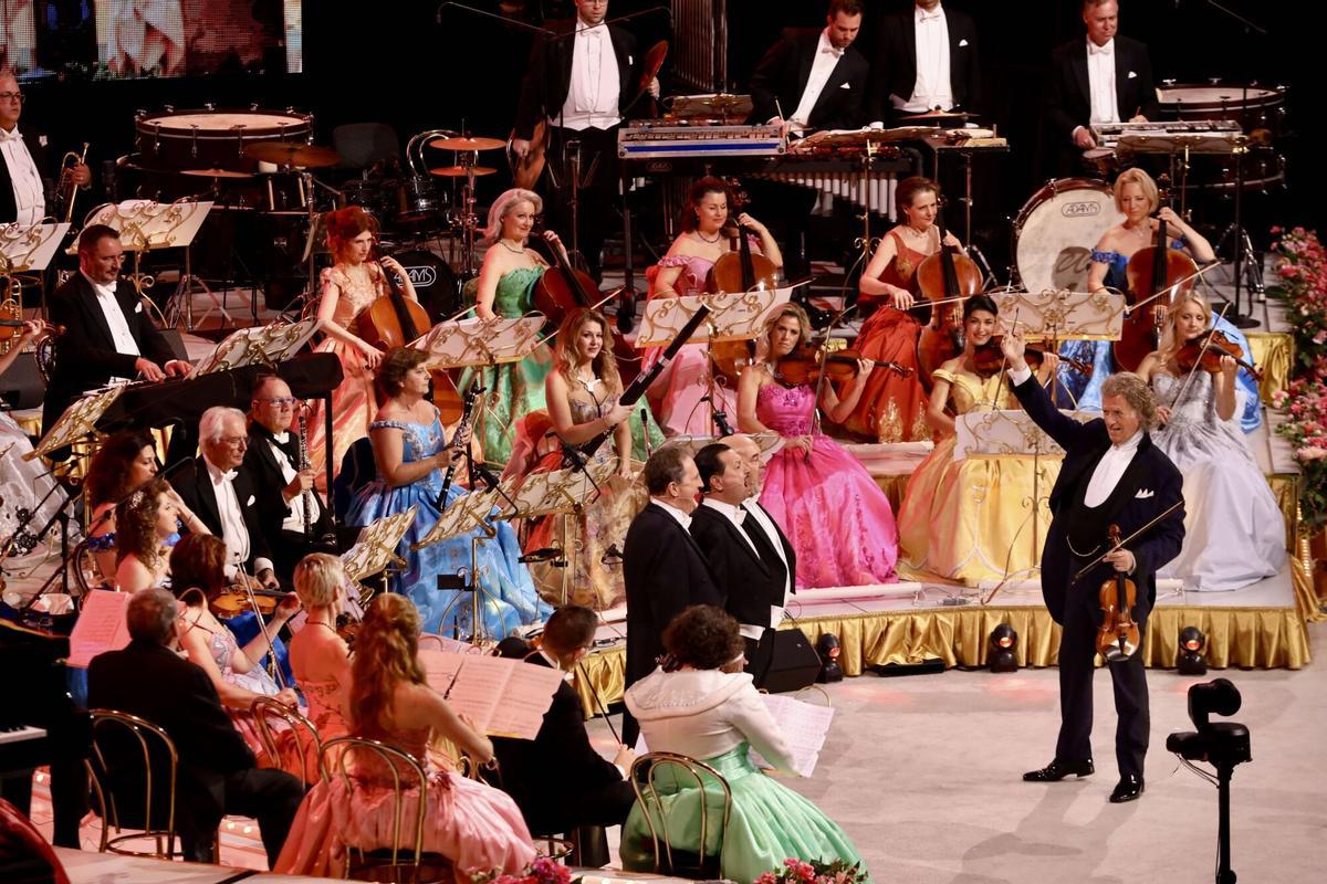 Nueva fiesta alegre y cálida en torno a la música a cargo de André Rieu Nueva fiesta alegre y cálida en torno a la música a cargo de André Rieu