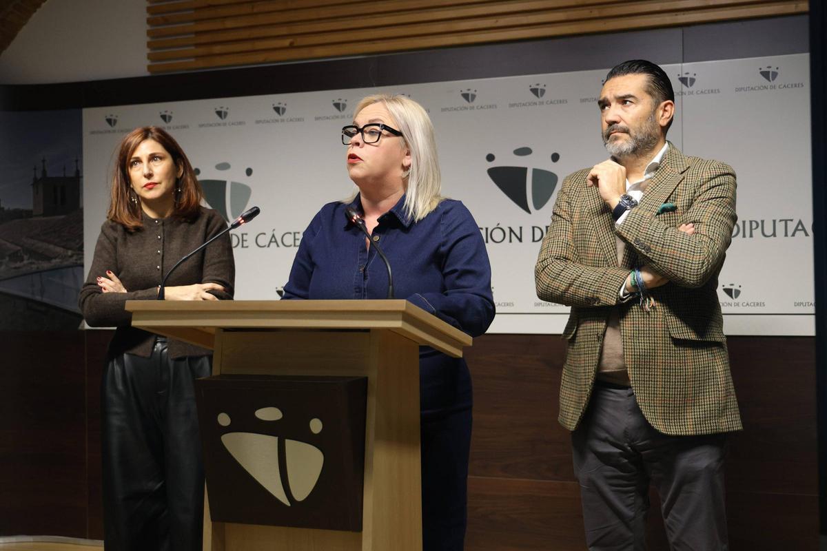 María Toscano, diputada de OARGT, en rueda de prensa.