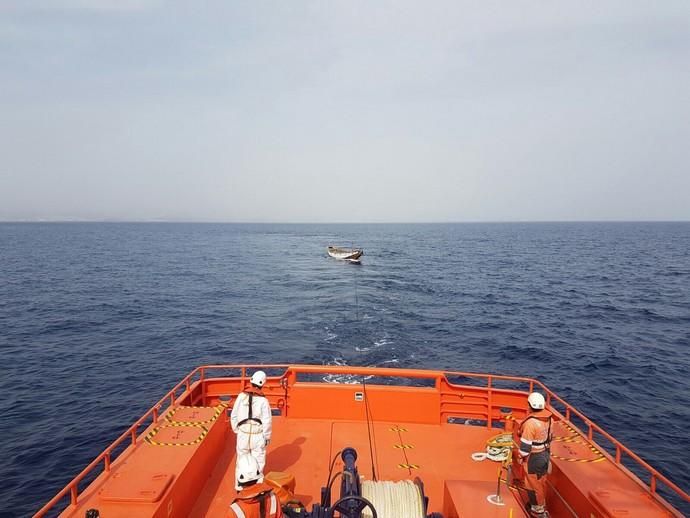 Arriba un cayuco con un centenar de ocupantes a Gran Canaria