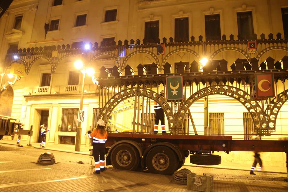 La enramada ya anuncia la Fiesta en Alcoy