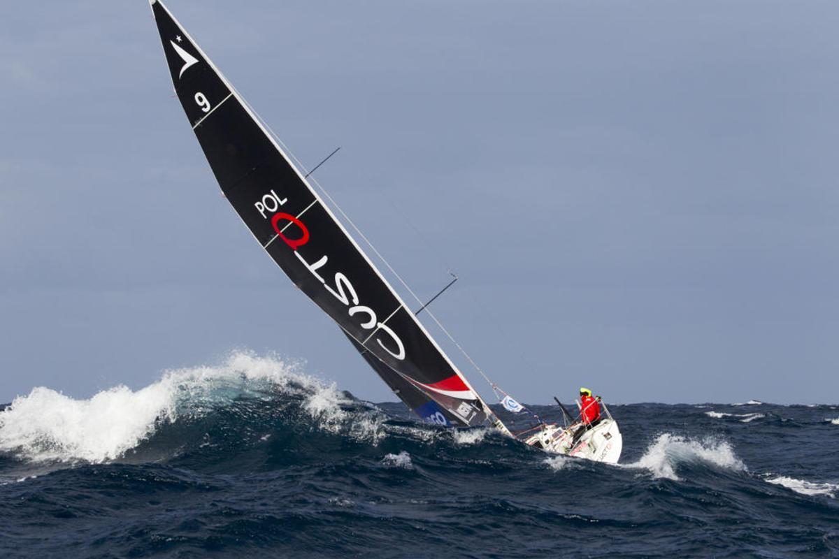 Noche infernal en la regata "Le Figaro" rumbo a Gijón