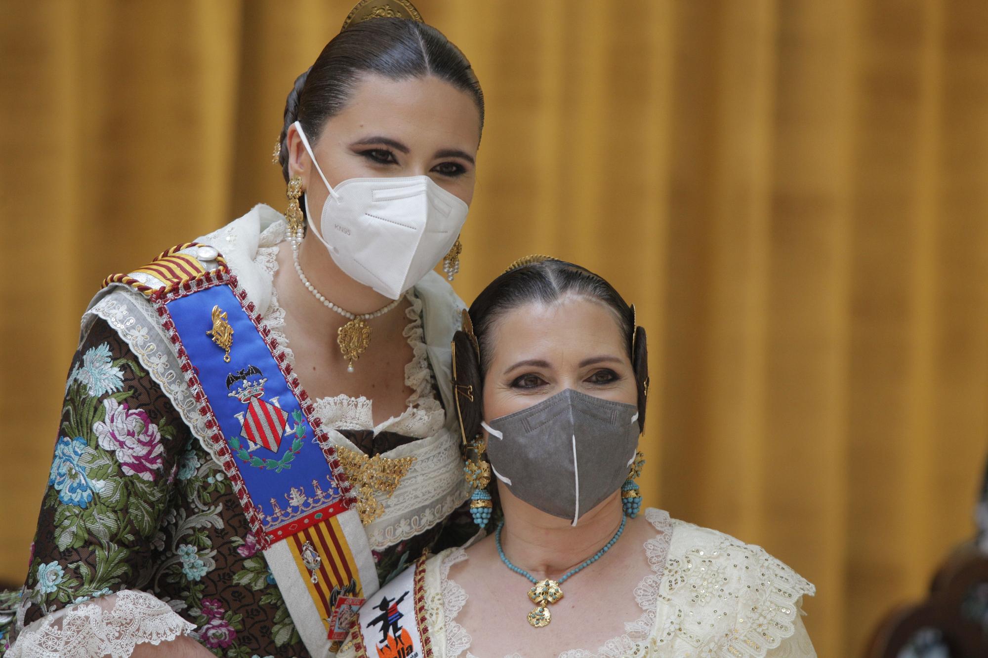 Sábado de Fallas en abril para Consuelo Llobell y la corte