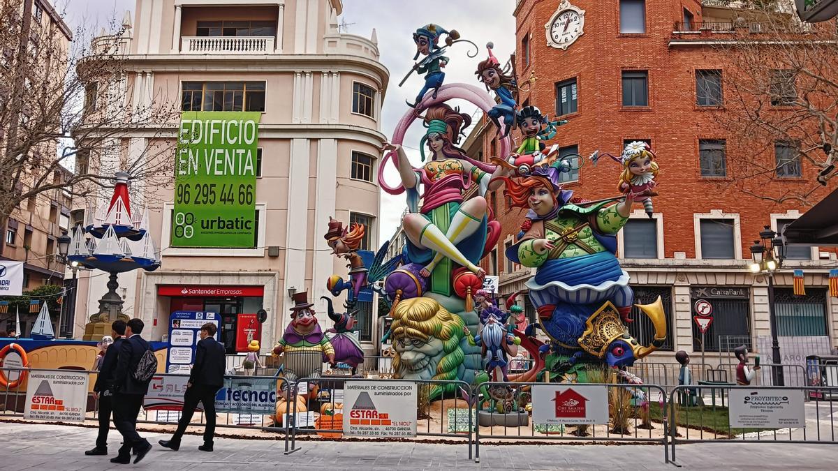 "Animalades", de la falla Carrer Major i Passeig