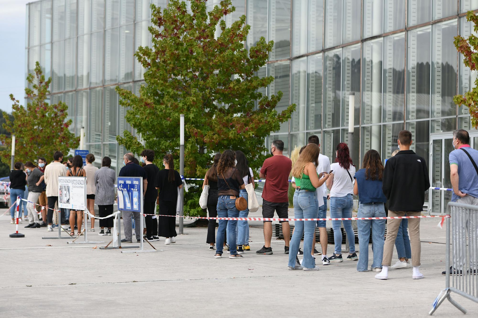 Vacunación sin cita de estudiantes y personal de los campus de Galicia